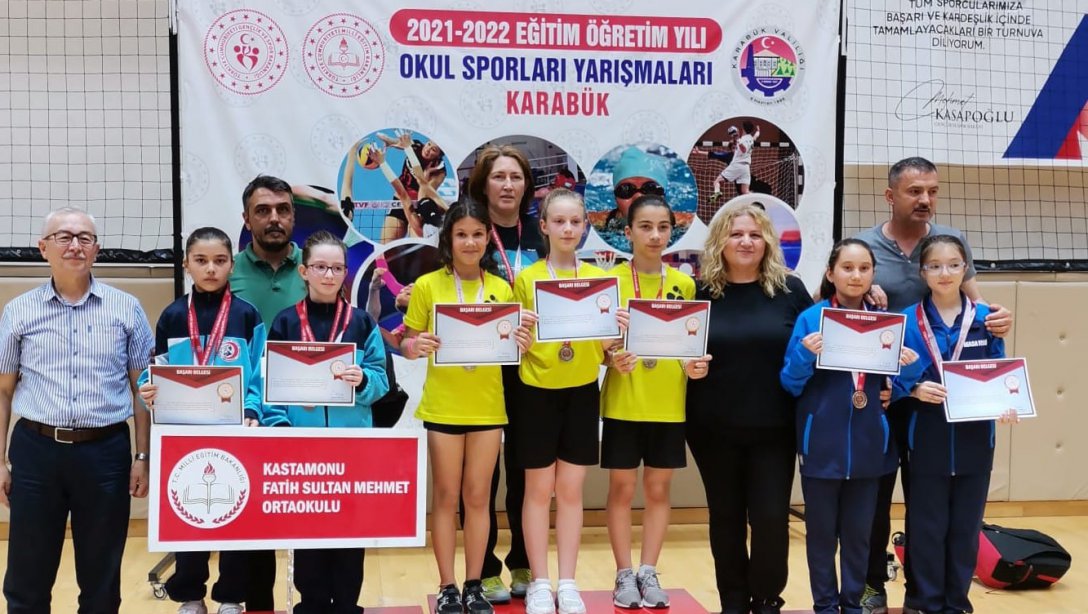 Lüleburgaz Ortaokulu Küçük Kızlar Masa Tenisi Takımı Bölge Şampiyonu Oldu.