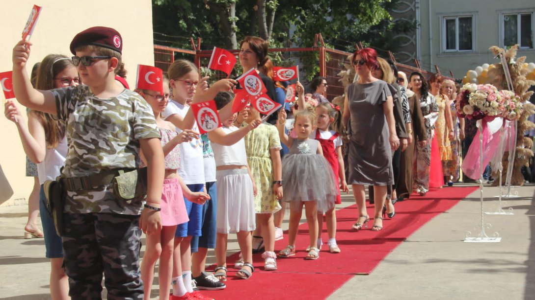 Lüleburgaz Halk Eğitimi Merkezi Yıl Sonu Sergisi Gerçekleştirdi.