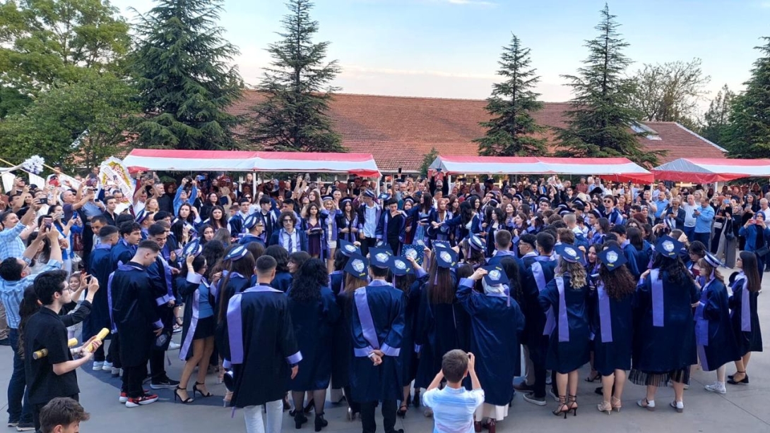 Kepirtepe Anadolu Lisesi'nde Duygulu ve Gurur Dolu Mezuniyet Töreni  